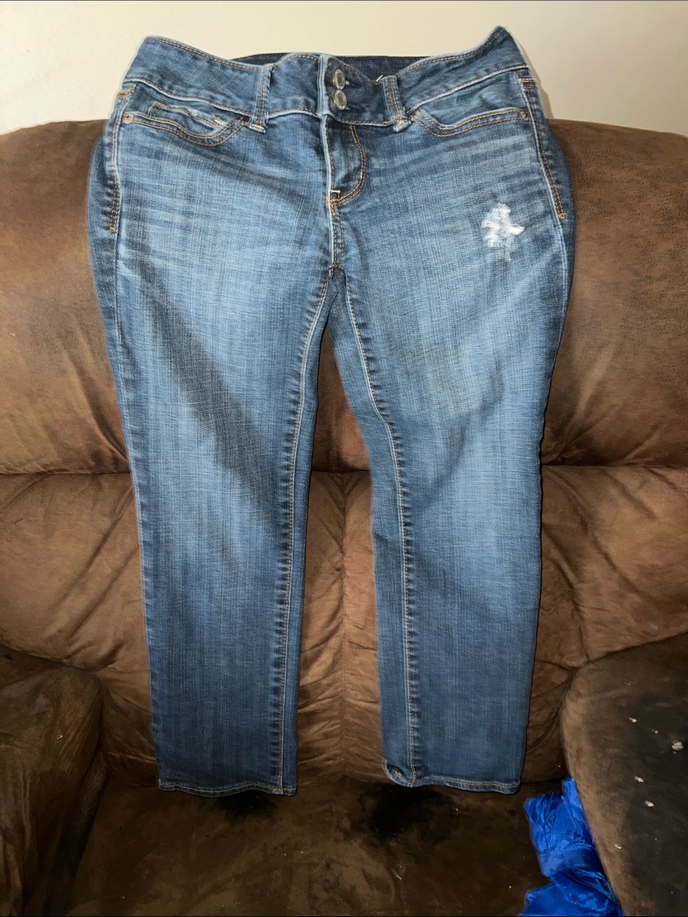American Eagle Outfitters Women's Straight Leg Jeans - Medium Blue Wash